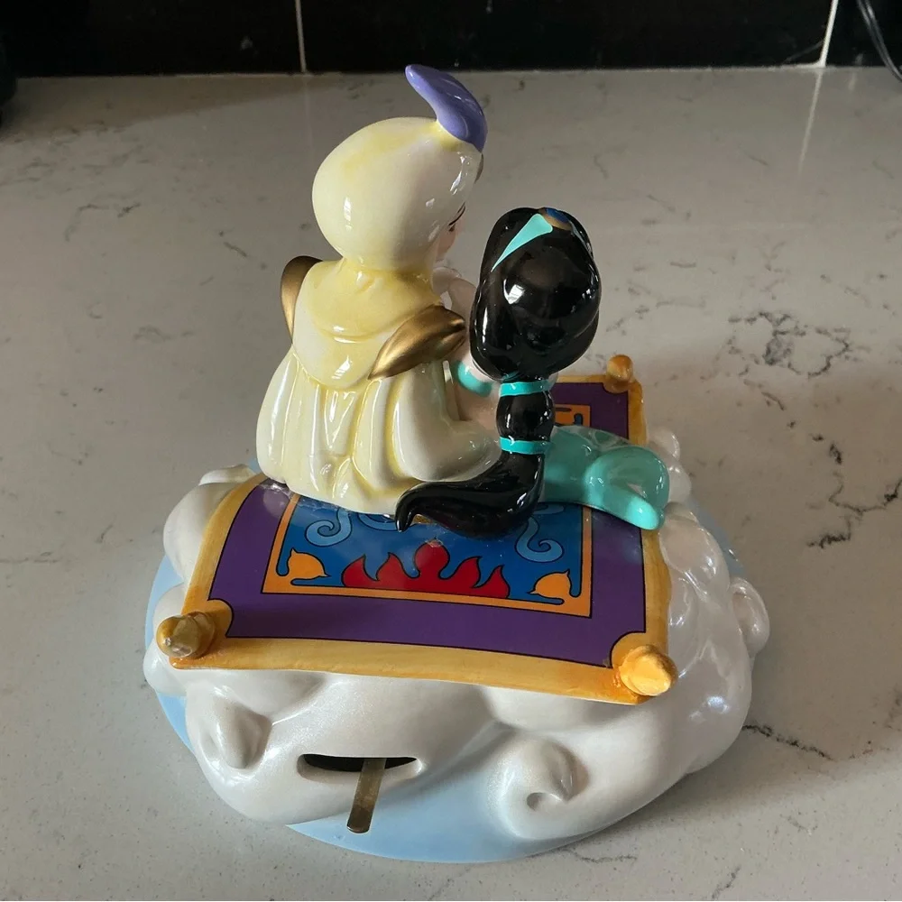 Disney Aladdin and Jasmine Magic Carpet Ride Figurine